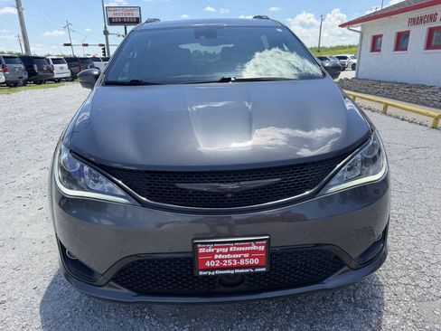 Used 2018 Chrysler Pacifica Limited w/ Advanced Safetytec Group FWD image 8