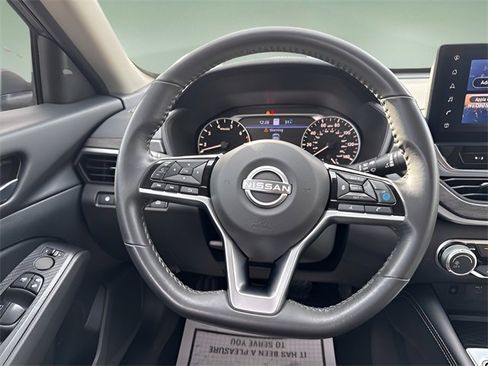 Used 2024 Nissan Altima 2.5 SV w/ SV Premium Package image 14
