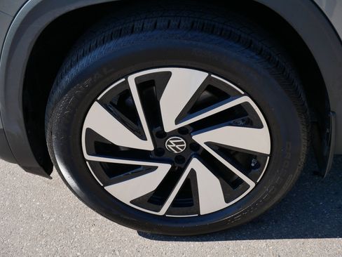 Used 2024 Volkswagen Atlas SEL AWD/4WD image 15