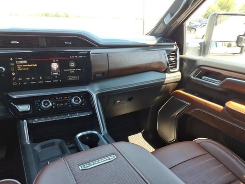 Used 2025 GMC Sierra 3500 Denali Ultimate AWD/4WD image 28
