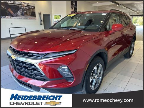 Used 2024 Chevrolet Blazer LT w/ Convenience Package FWD image 6