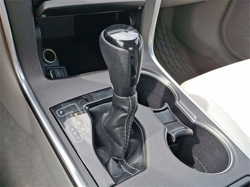 Used 2016 Toyota Camry image 15