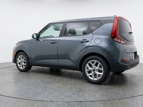 Used 2025 Kia Soul LX w/ LX Technology Package FWD image 6