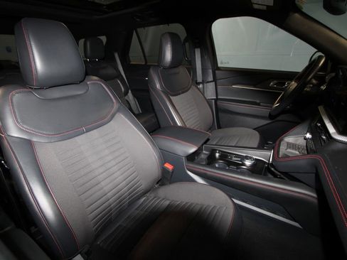 Used 2025 Ford Explorer ST-Line w/ Premium Package image 25