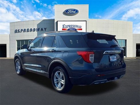 Used 2023 Ford Explorer XLT w/ Equipment Group 202A image 8