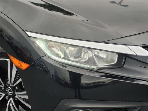 Used 2017 Honda Civic EX-T image 11