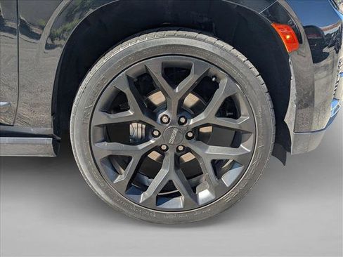 Used 2022 GMC Yukon XL Denali image 26