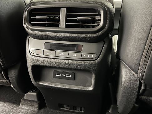 New 2025 Honda Pilot Touring image 31