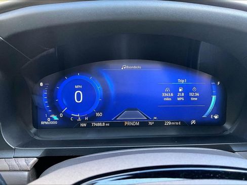 Used 2021 Ford Explorer Platinum w/ Equipment Group 601A AWD/4WD image 2