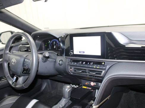 Used 2025 Toyota Camry SE FWD image 36