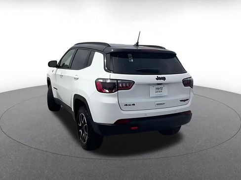 Used 2025 Jeep Compass Trailhawk AWD/4WD image 9