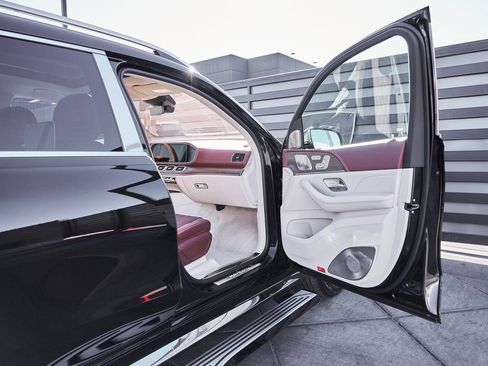 Used 2026 Mercedes-Benz Maybach GLS 600 4MATIC image 23