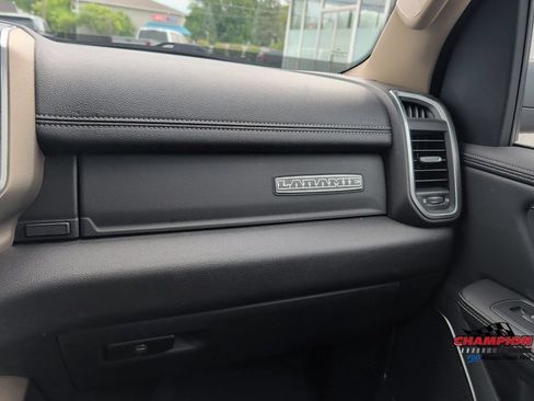 Used 2019 RAM 1500 Laramie AWD/4WD image 19