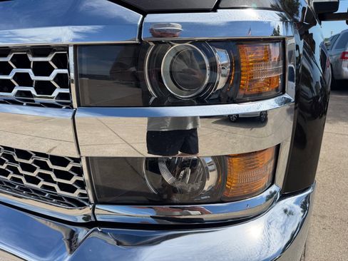 Used 2019 Chevrolet Silverado 2500 W/T AWD/4WD image 10
