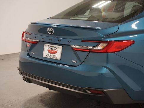 New 2026 Toyota Camry SE image 9