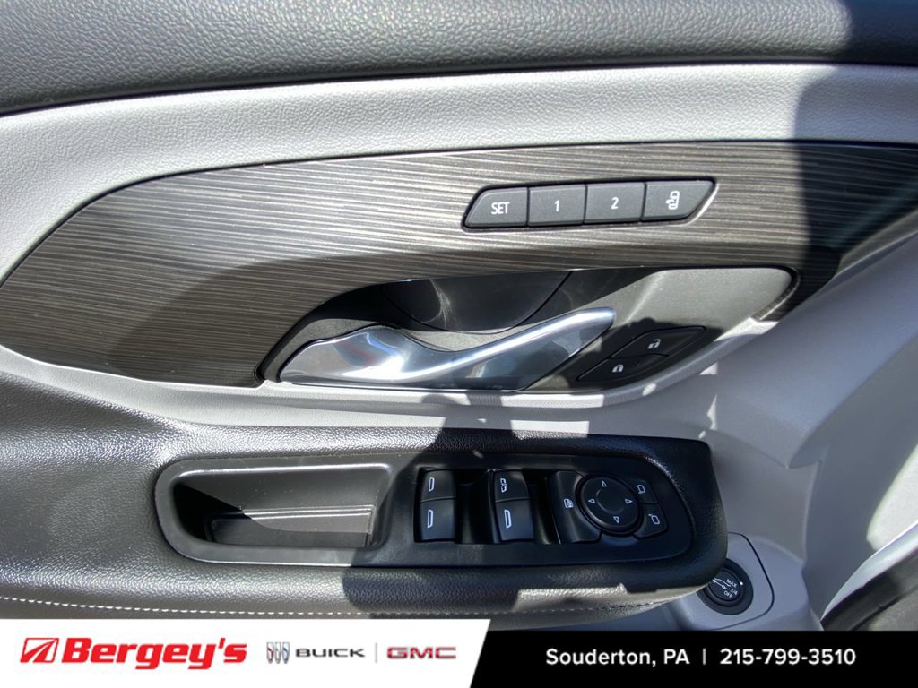 Used 2023 GMC Terrain SLT FWD image 27