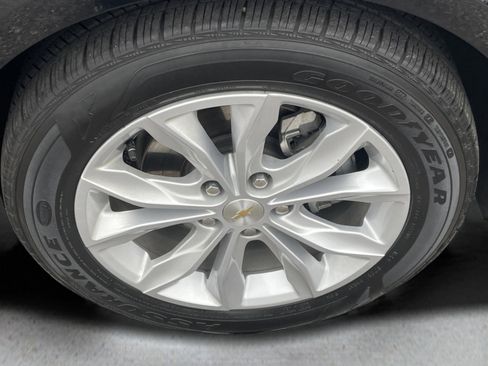 Used 2025 Chevrolet Malibu LT image 4