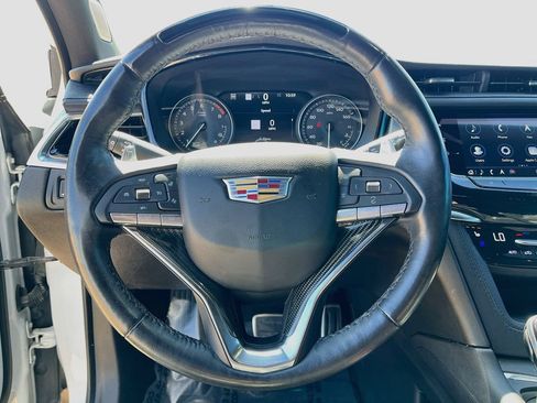 Used 2024 Cadillac XT6 Sport w/ Technology Package AWD/4WD image 11