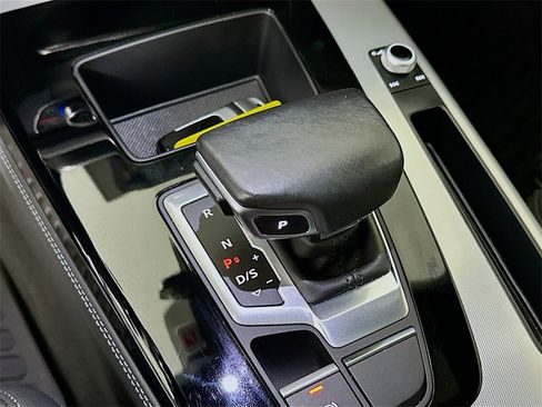 Used 2021 Audi Q5 Prestige w/ Prestige Package image 22