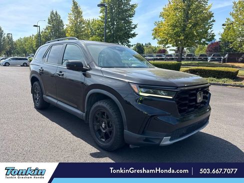 Used 2023 Honda Pilot TrailSport image 1