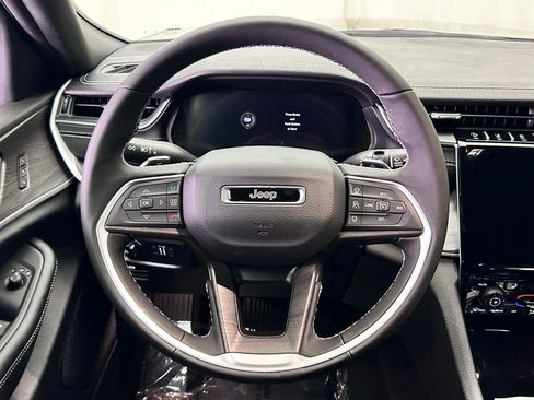 New 2025 Jeep Grand Cherokee Limited w/ Black Appearance Package image 26