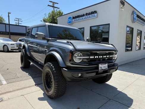 Used 2024 Ford Bronco Outer Banks AWD/4WD image 3