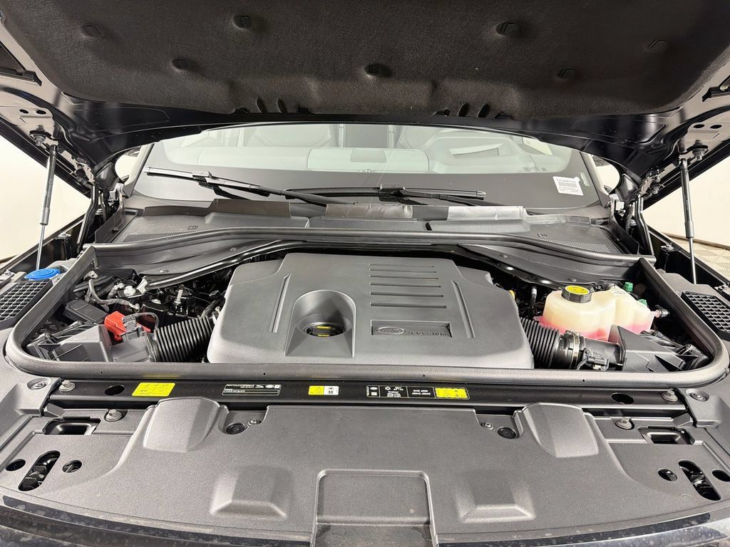 New 2026 Land Rover Range Rover SE AWD/4WD image 32