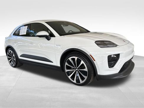 Used 2025 Porsche Macan Electric image 2