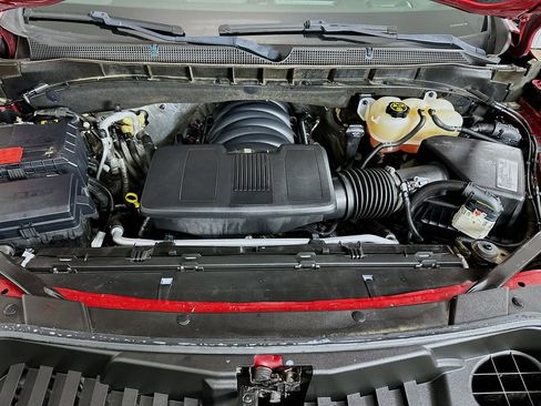 Used 2021 Chevrolet Suburban LT RWD image 30