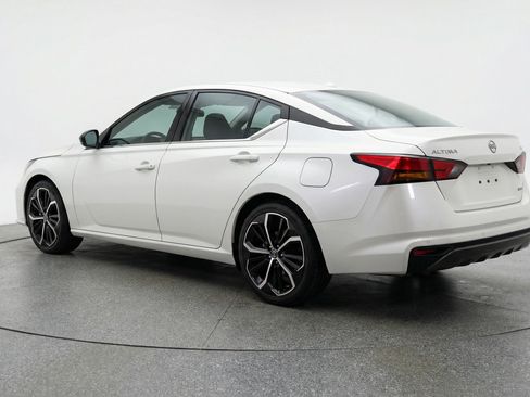 Used 2025 Nissan Altima 2.5 SR image 6