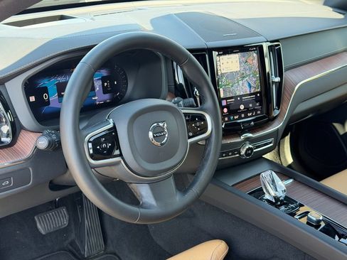 Certified 2023 Volvo XC60 B5 Ultimate w/ Climate Package AWD/4WD image 25