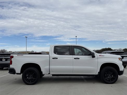 Certified 2024 Chevrolet Silverado 1500 LT Trail Boss w/ Convenience Package II image 3