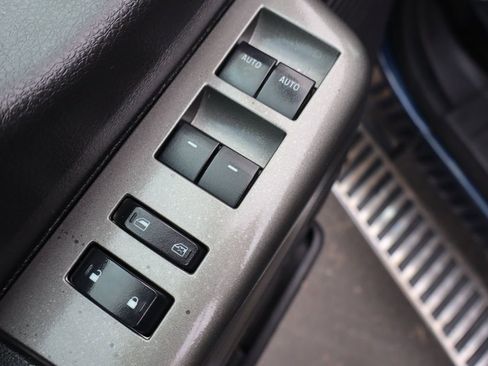 Used 2015 Ford F250 Lariat w/ Lariat Ultimate Package image 28