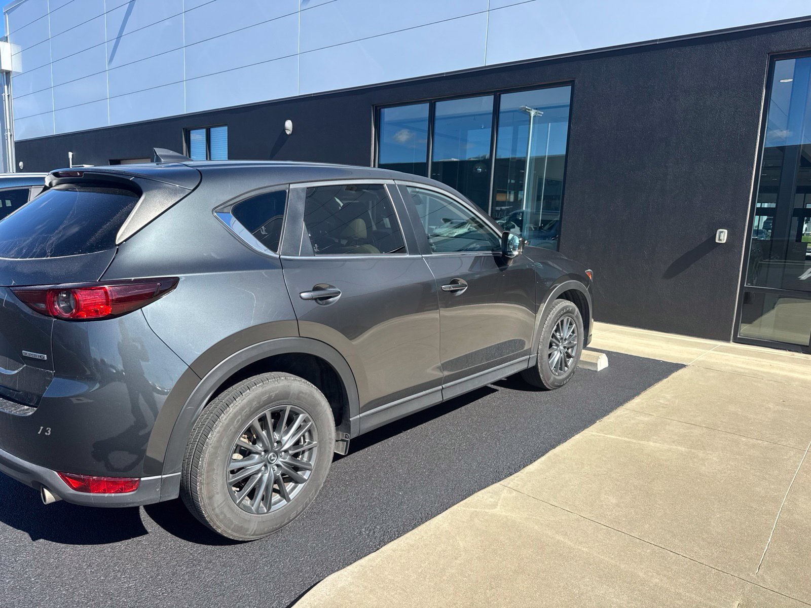 Used 2020 MAZDA CX-5 Touring FWD image 4