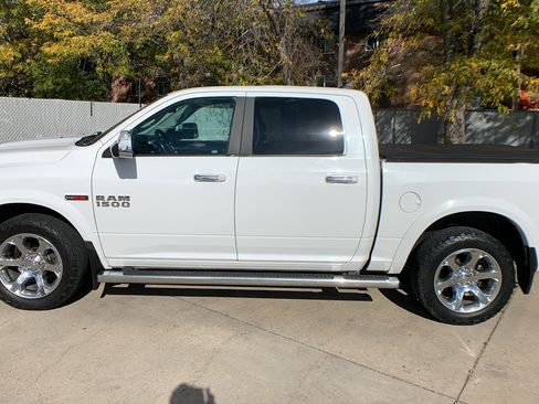 Used 2018 RAM 1500 Laramie image 2