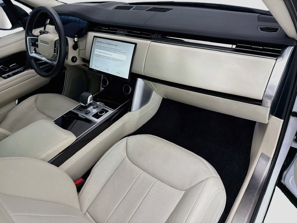 Used 2023 Land Rover Range Rover SE AWD/4WD image 16