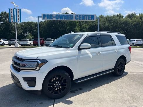 Used 2023 Ford Expedition XLT RWD image 2