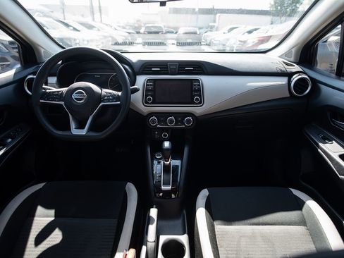 Used 2021 Nissan Versa SV image 16