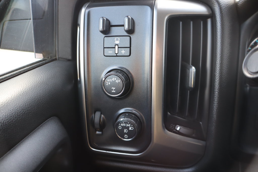 Used 2017 Chevrolet Silverado 1500 LT w/ All Star Edition AWD/4WD image 10