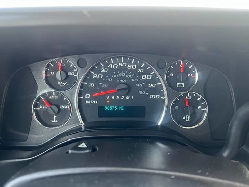 Used 2014 Chevrolet Express 2500 image 10