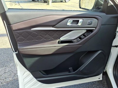 New 2026 Ford Explorer Platinum w/ LUX Leather Package image 18
