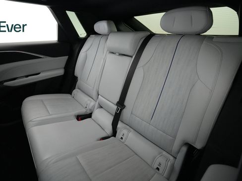Used 2024 Cadillac Lyriq Sport RWD image 24