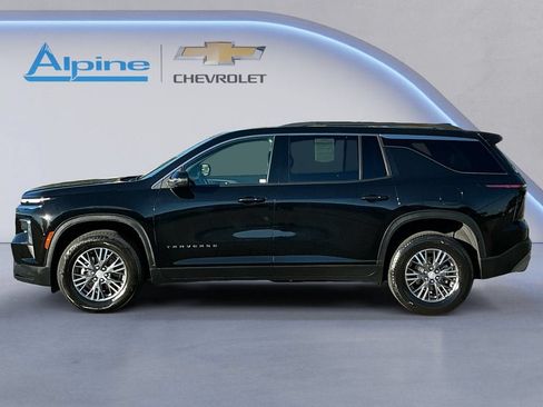 Used 2026 Chevrolet Traverse LT AWD/4WD image 2