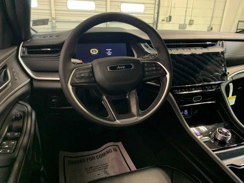 New 2026 Jeep Grand Cherokee Limited AWD/4WD image 4