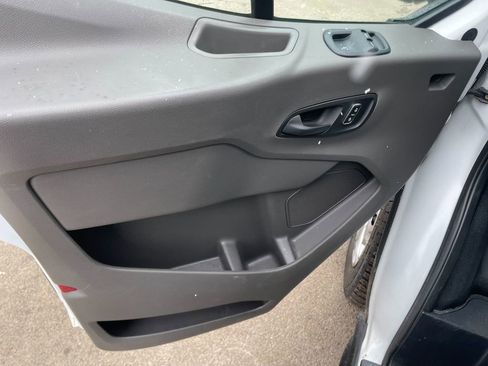 Used 2022 Ford Transit 250 Medium Roof image 11