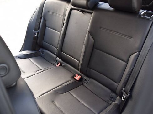 Used 2015 Volkswagen Golf TDI S FWD image 44