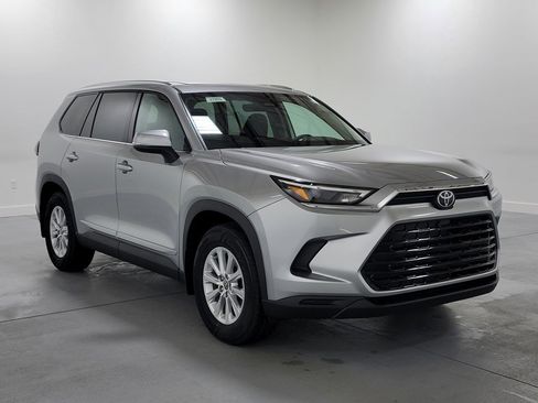 New 2026 Toyota Grand Highlander XLE image 2