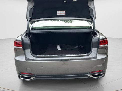 Used 2020 Lexus LS 500 w/ Accessory Package (Z2) image 3