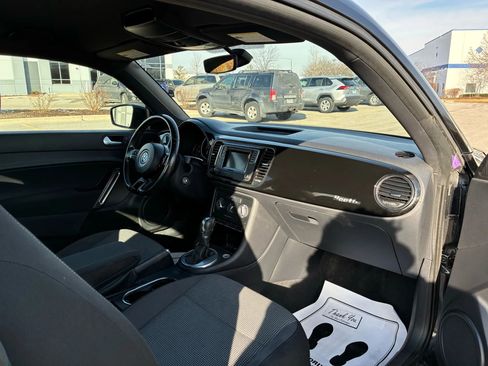 Used 2017 Volkswagen Beetle 1.8T S image 13