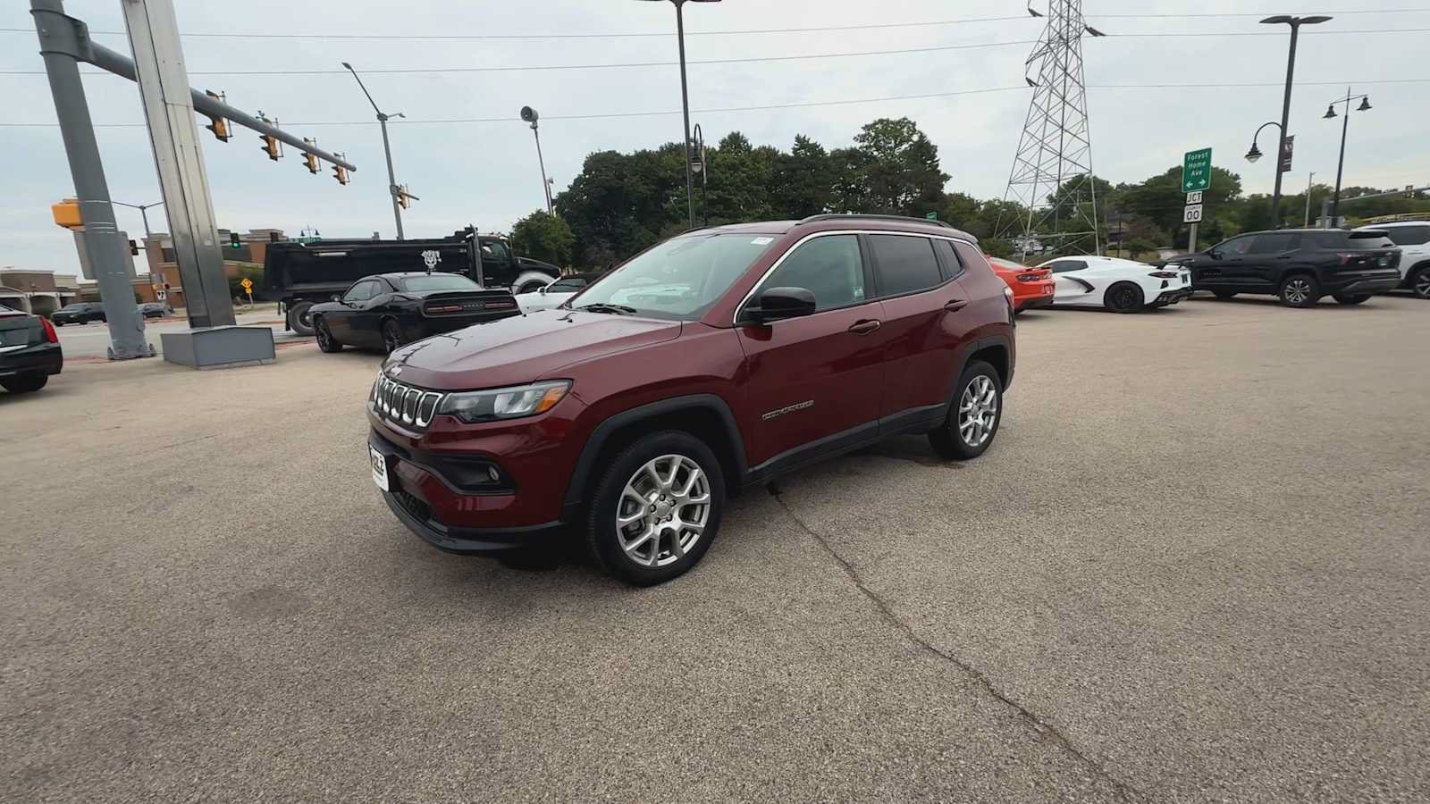 Used 2022 Jeep Compass Latitude w/ Sun and Sound Group AWD/4WD image 4
